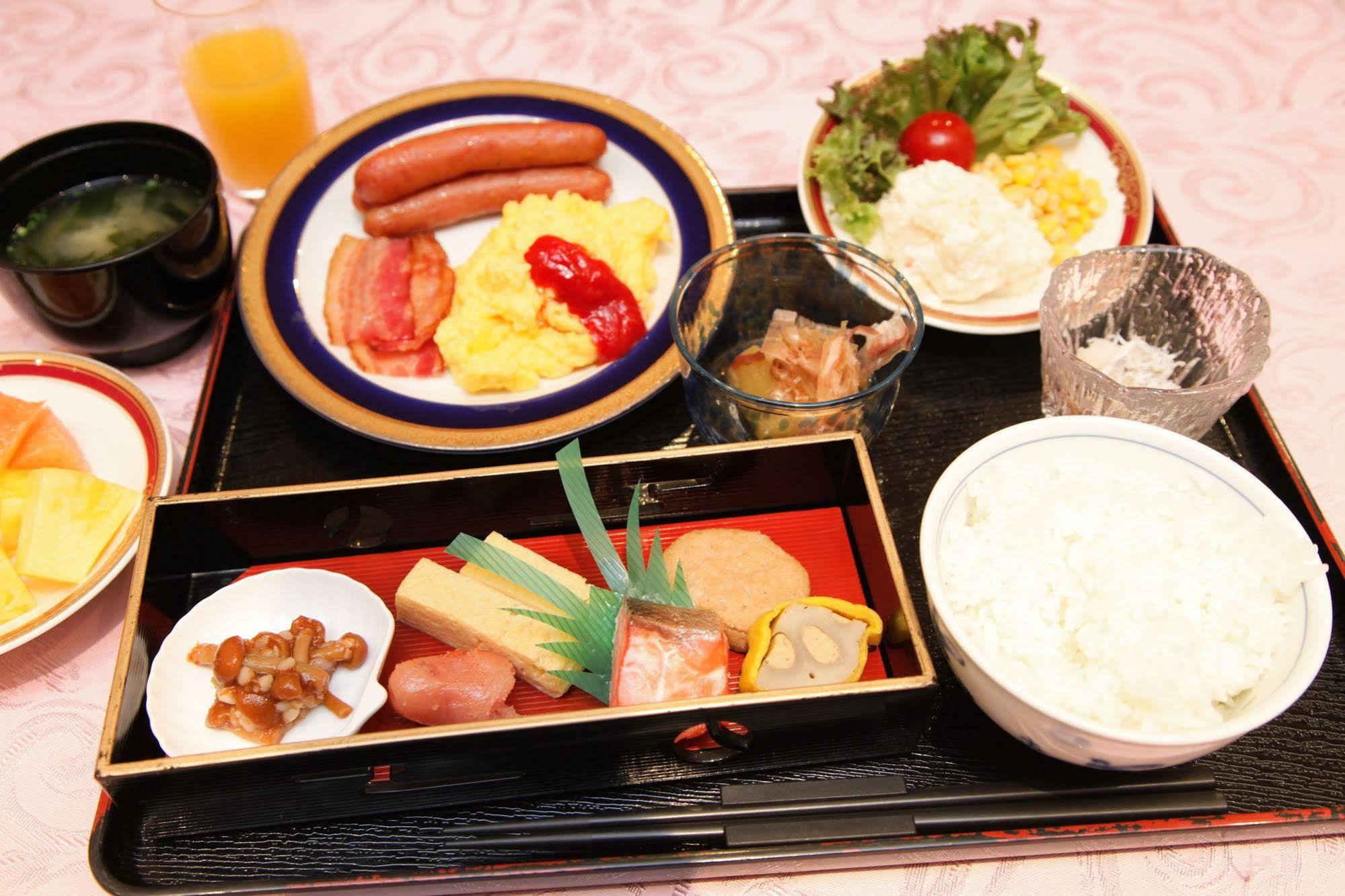 โฮเต็ลเมลปาร์ก คุมาโมะโตะ Hotel คุมาโมโตะ ภายนอก รูปภาพ